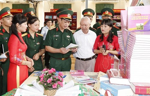 SÁCH NỘI HỘI NHẬP QUỐC TẾ